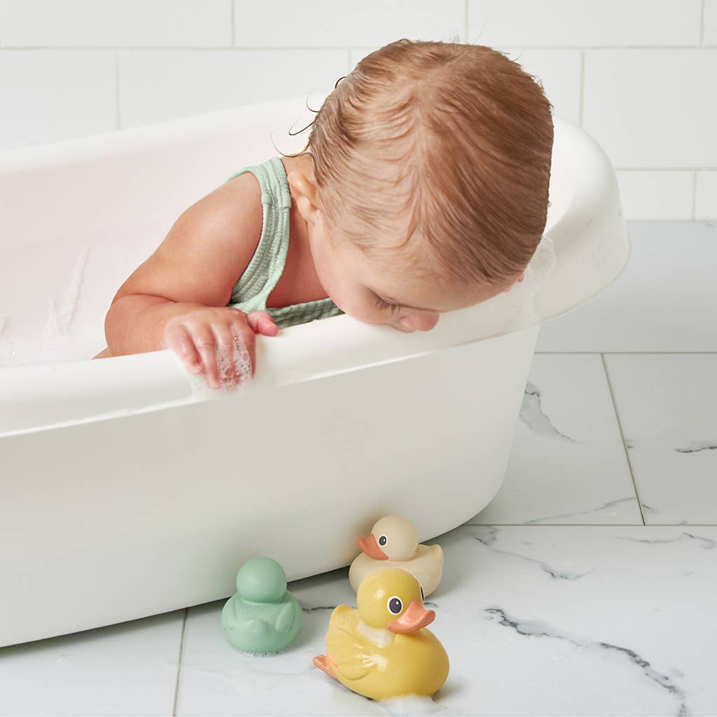 ITZY DUCK FAMILY™ BATH TOYS